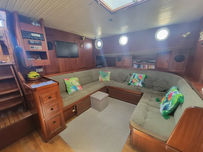 Maisie Rose Yacht Photos Pics 