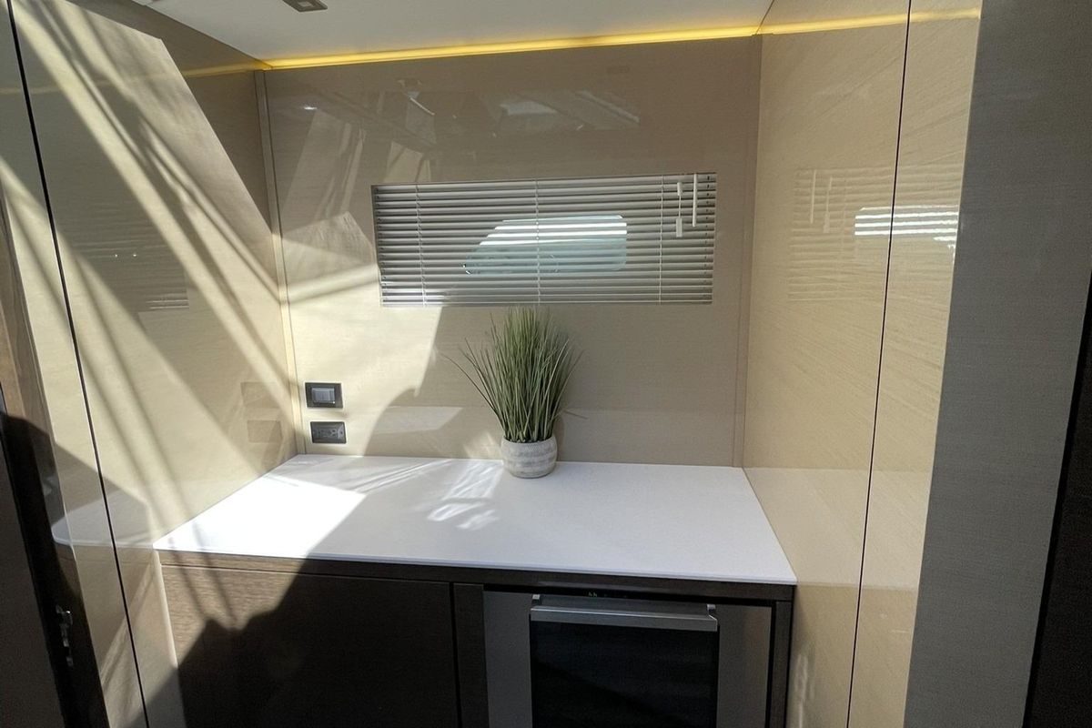 2019 Cruisers Yachts 53 