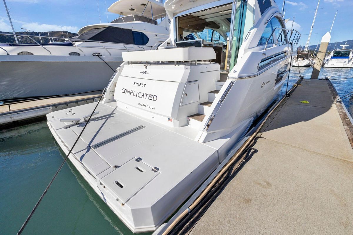 2019 Cruisers Yachts 53 