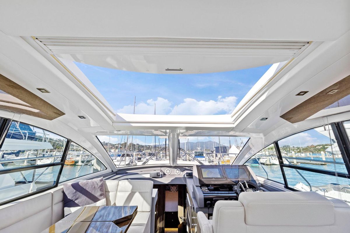 2019 Cruisers Yachts 53 