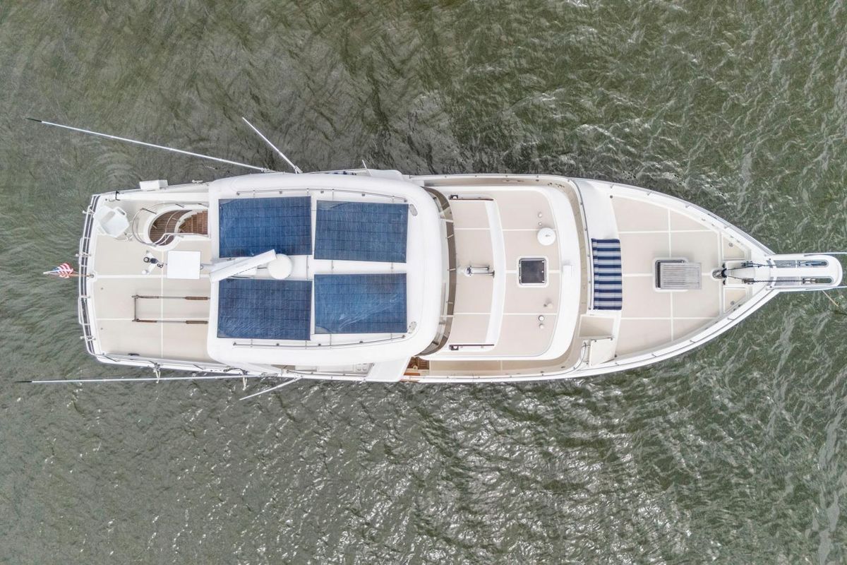 2019 Cruisers Yachts 53 
