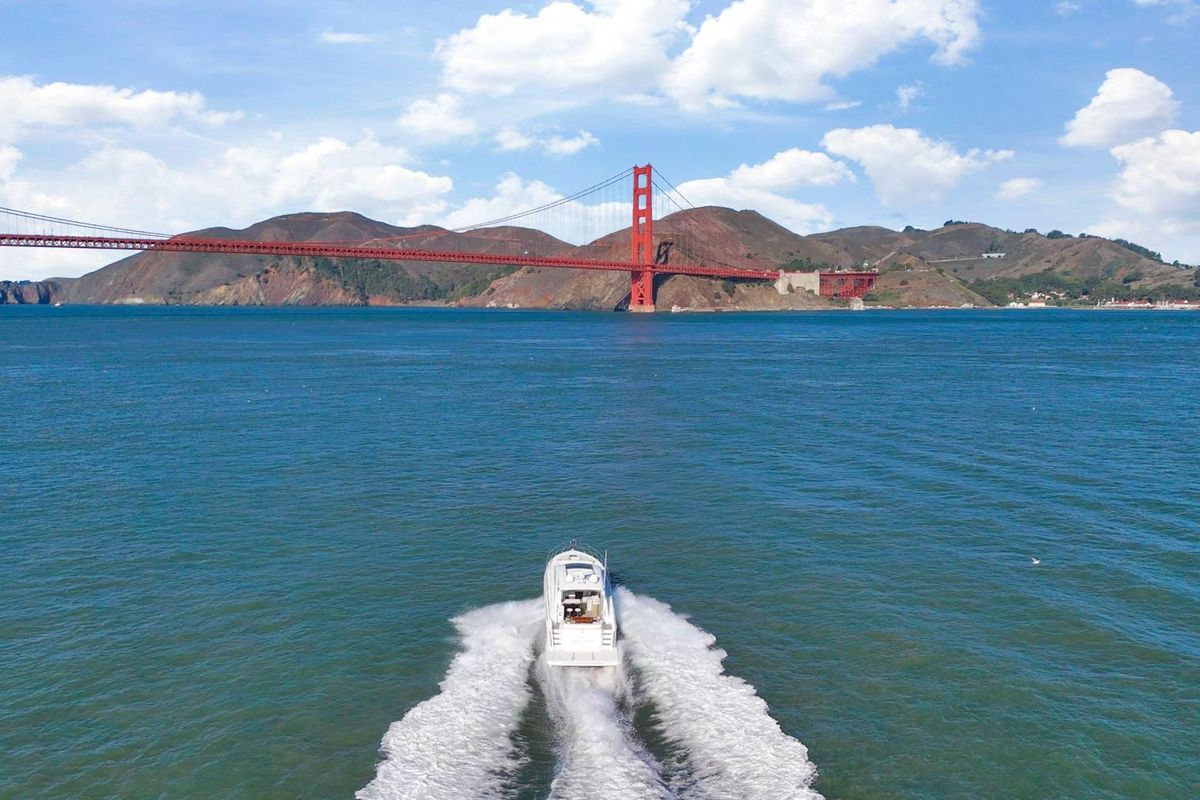 2019 Cruisers Yachts 53 