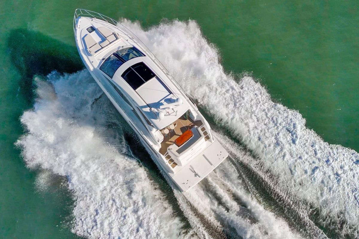 2019 Cruisers Yachts 53 
