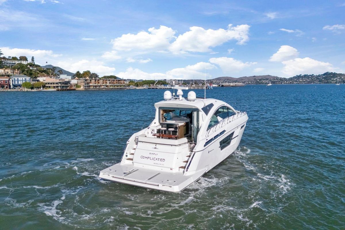 2019 Cruisers Yachts 53 