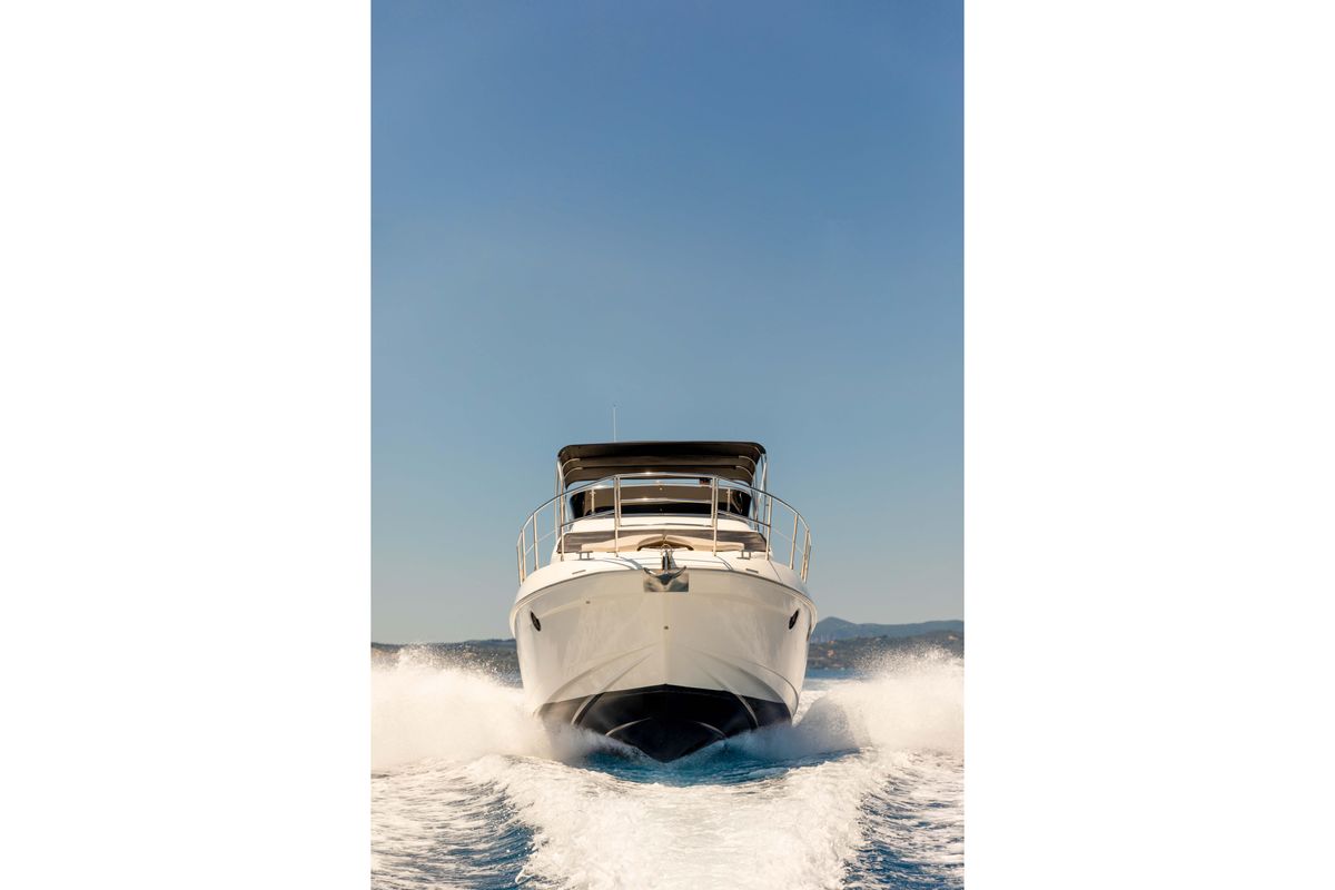 2006 Azimut 42 