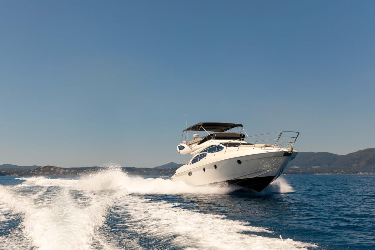 2006 Azimut 42 