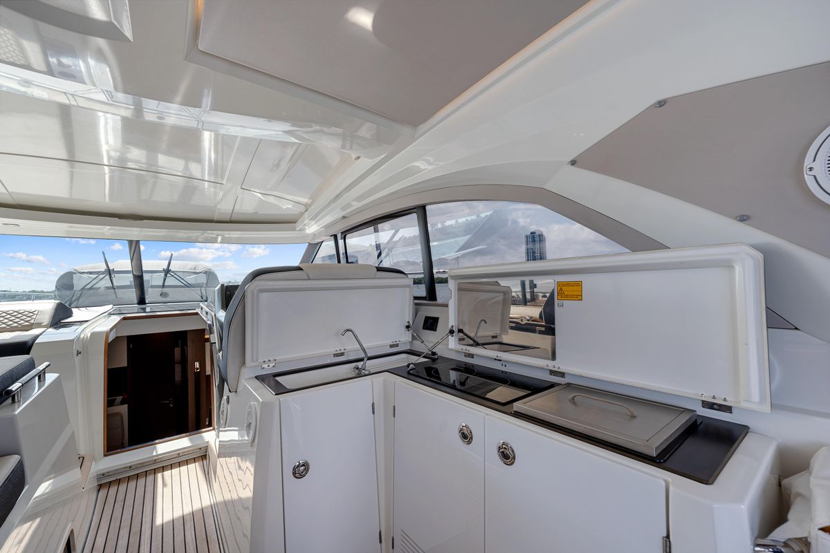 2018 Jeanneau 46 