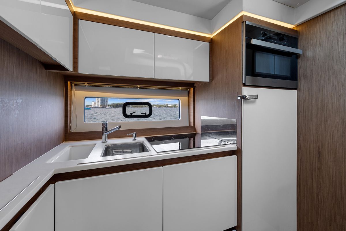 2018 Jeanneau 46 