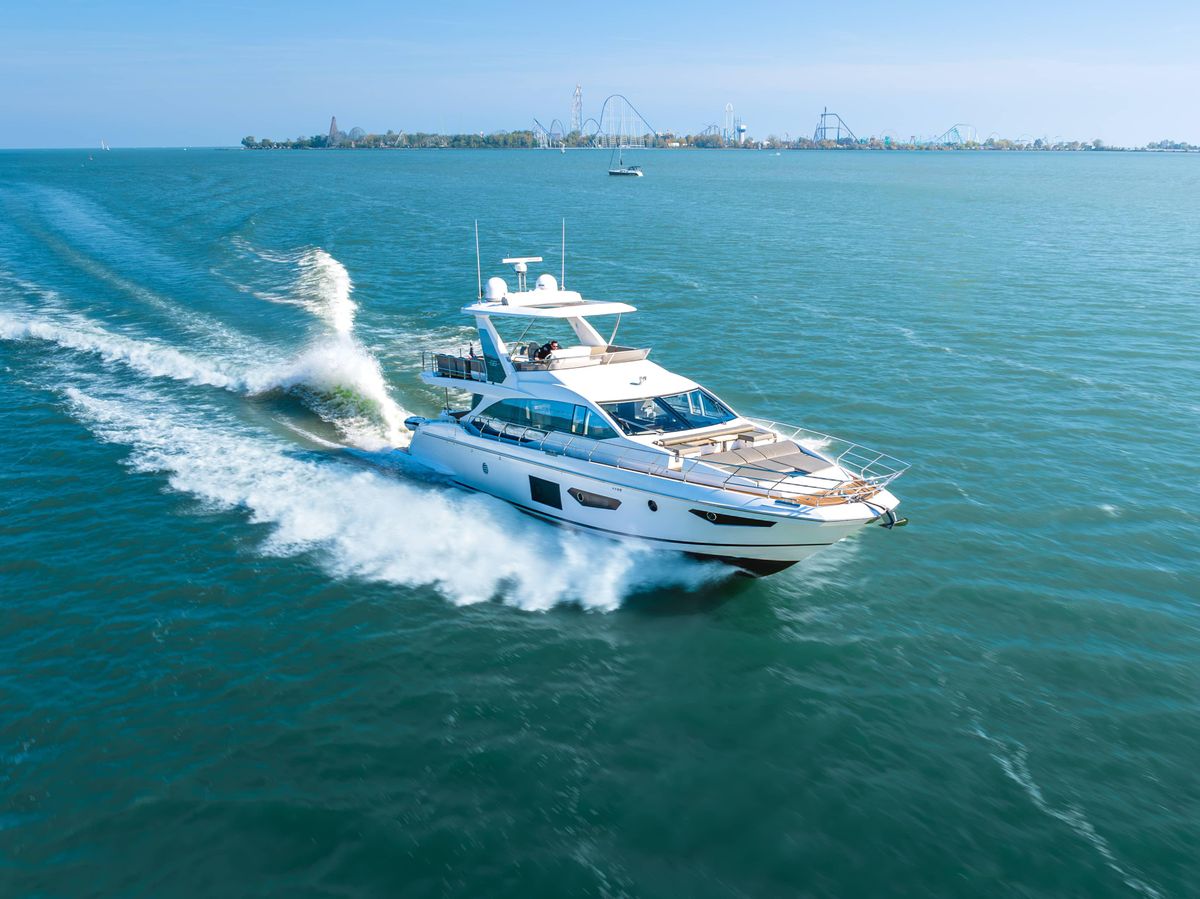 2020 Azimut 66 