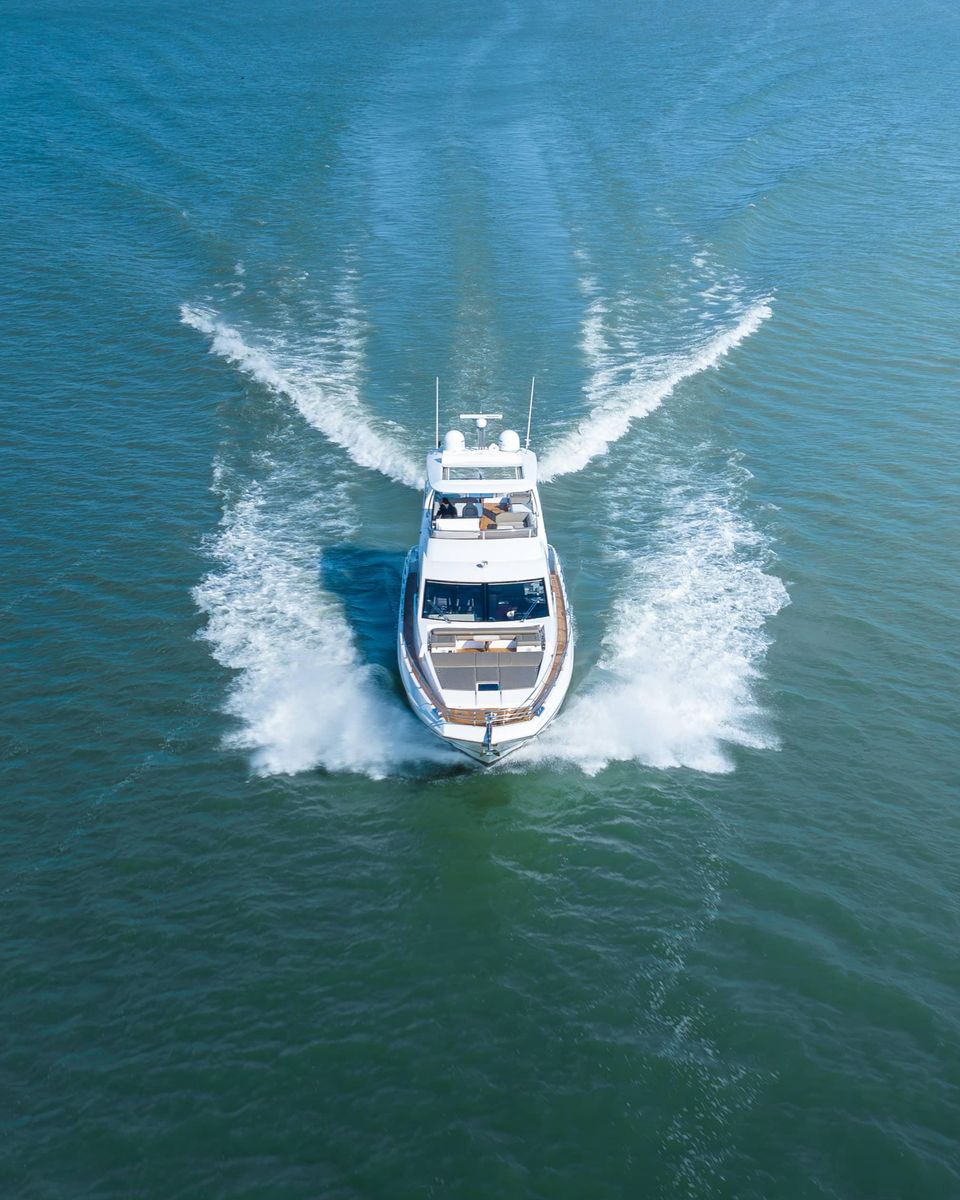 2020 Azimut 66 
