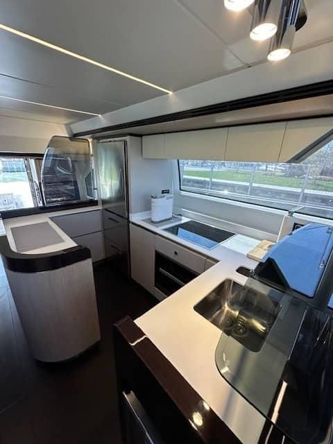 2020 Azimut 66 