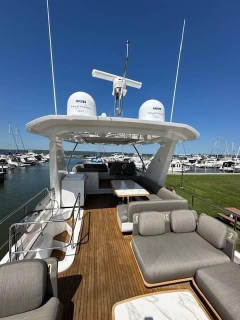 2020 Azimut 66 