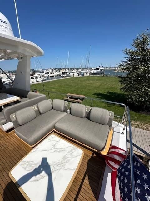 2020 Azimut 66 