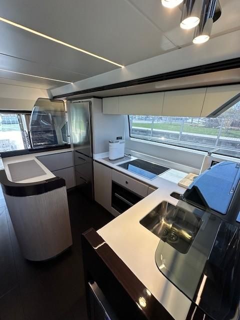 2020 Azimut 66 