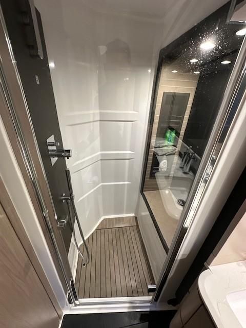 2020 Azimut 66 