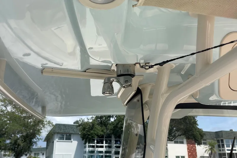  Yacht Photos Pics 2022 Grady-White Canyon 271 boat interior, featuring a mounted light fixture and support structure.