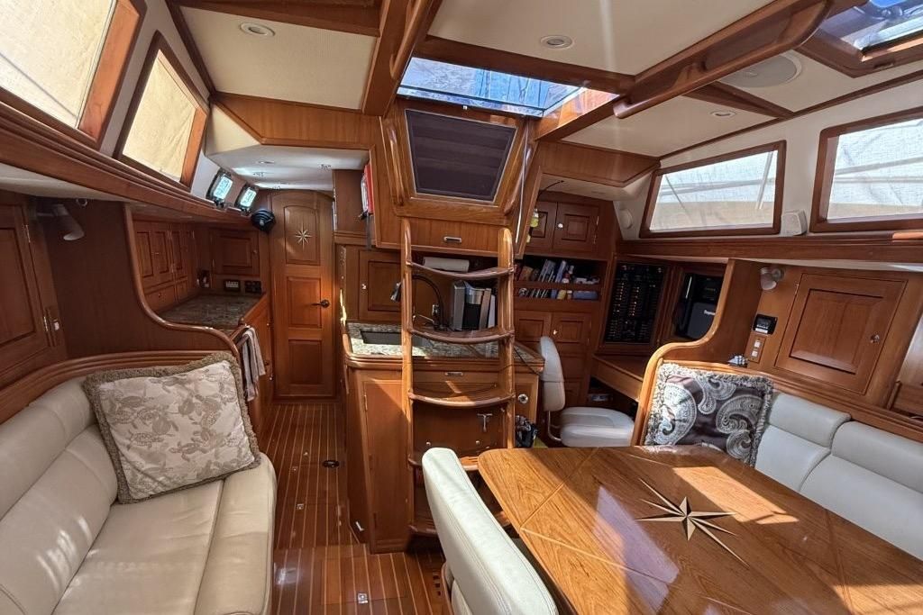 2012 Hylas 46 