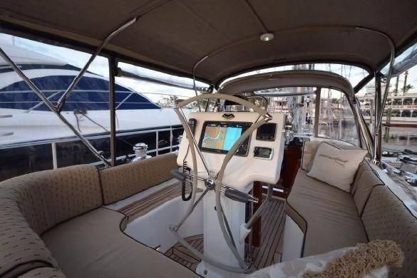 2012 Hylas 46 