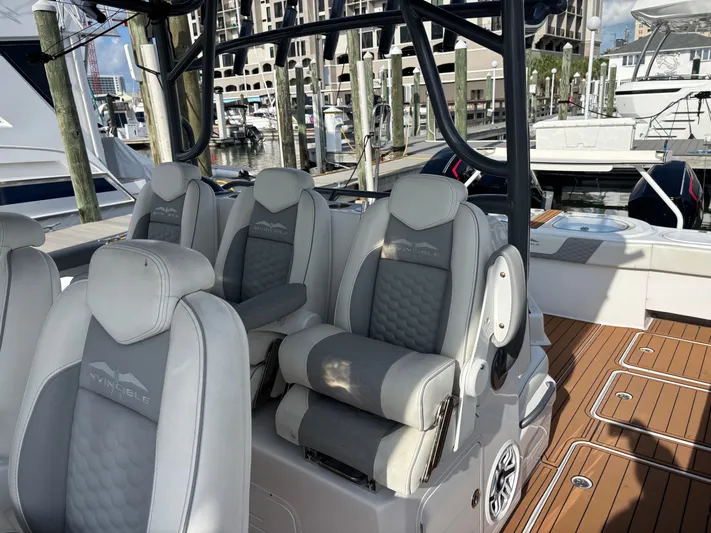  Yacht Photos Pics 2023 INVINCIBLE 46 CAT - Image 25