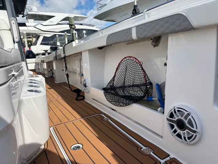  Yacht Photos Pics 2023 INVINCIBLE 46 CAT - Image 12