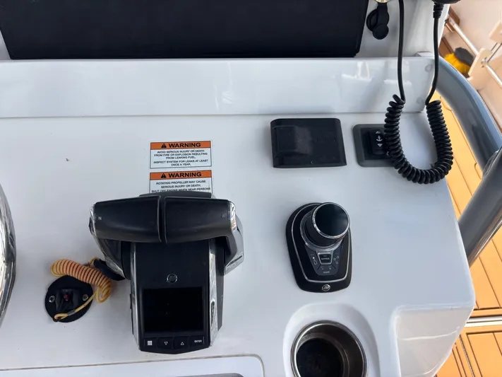  Yacht Photos Pics 2023 INVINCIBLE 46 CAT - Image 19