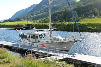 2002 Nauticat 44 Pilot House