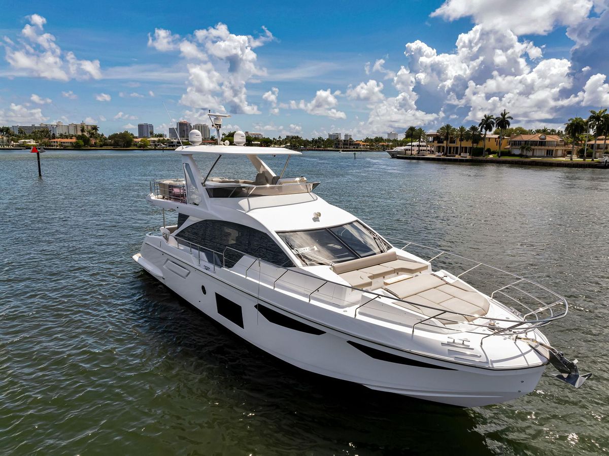 2022 Azimut 60 