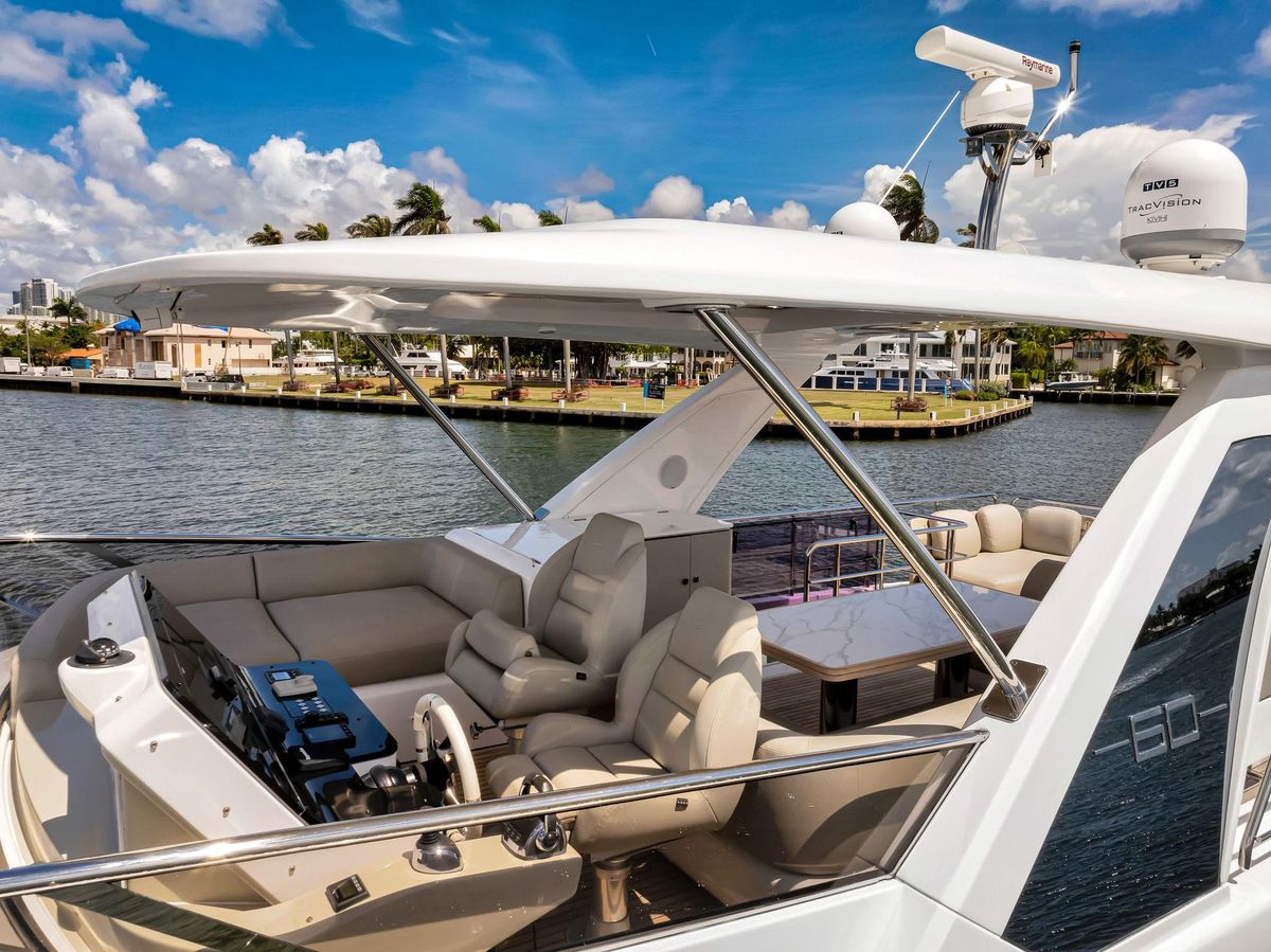 2022 Azimut 60 