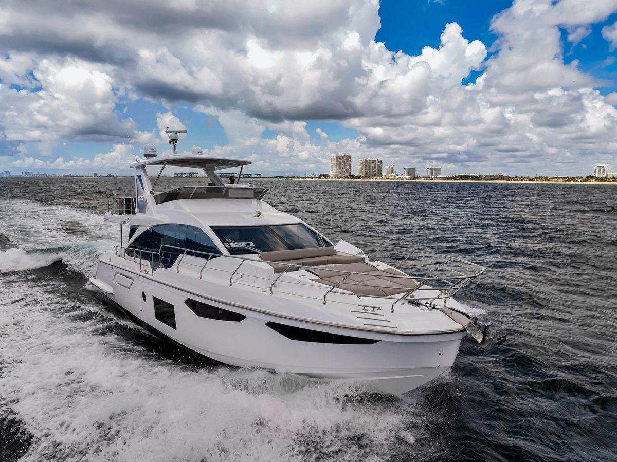 2022 Azimut 60 