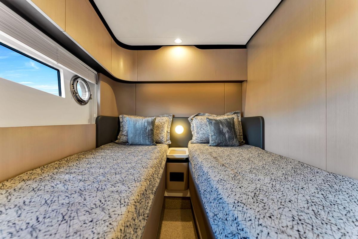 2022 Azimut 60 