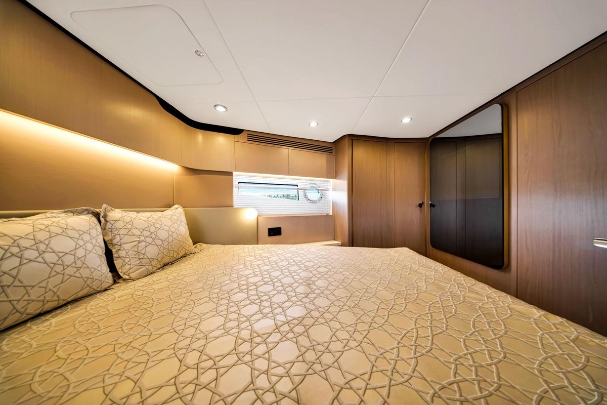 2022 Azimut 60 