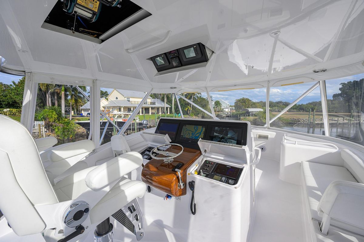 2013 Hatteras 63 