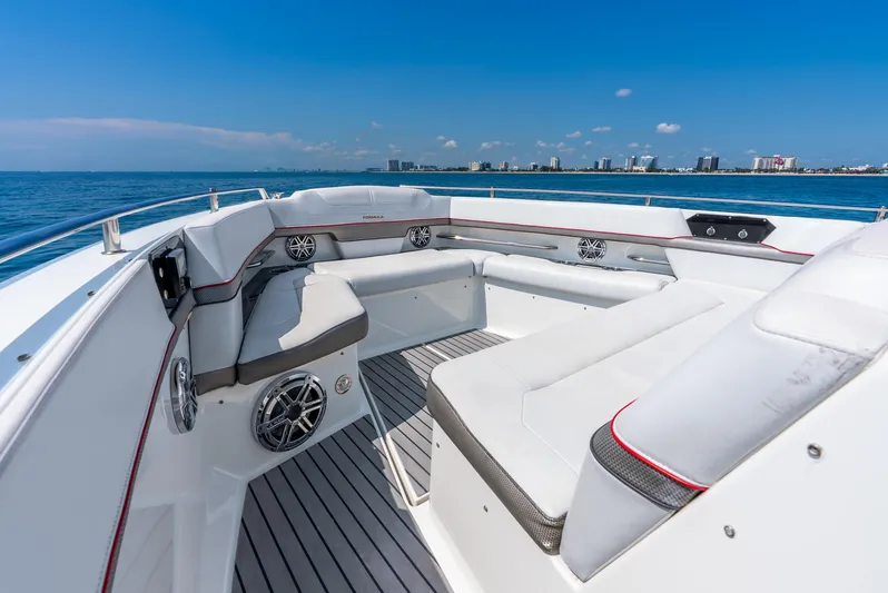  Yacht Photos Pics 2017 Formula 430 All Sport Crossover boat interior with spacious seating and ocean view.