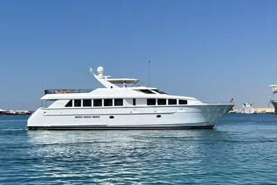 Hatteras 92