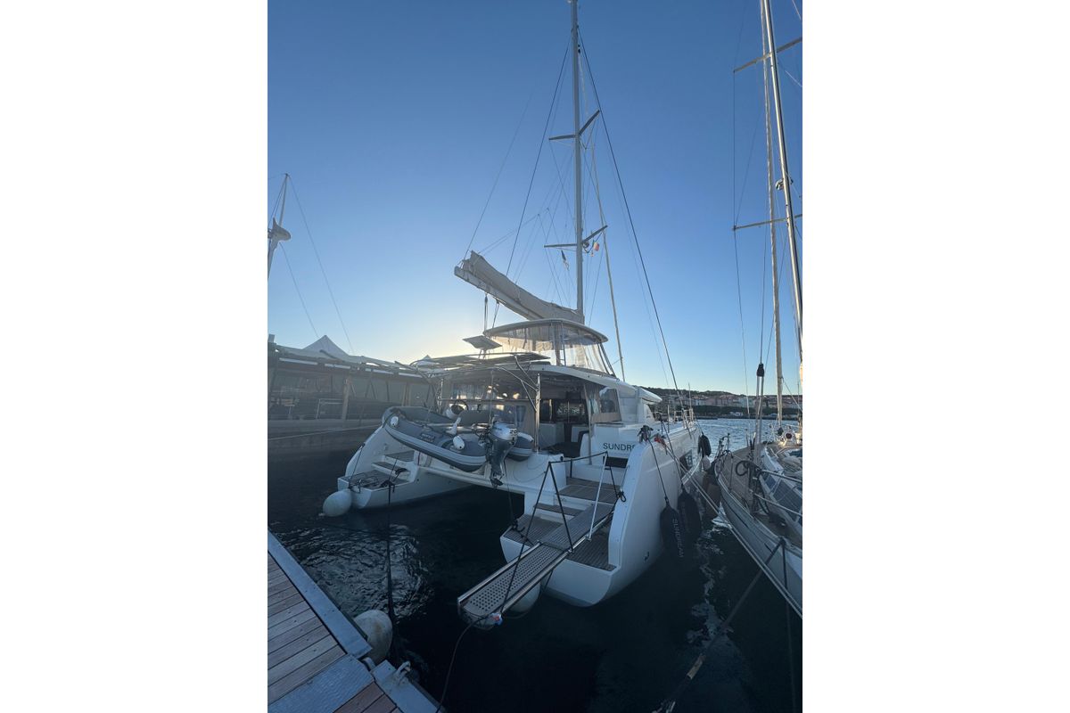 2022 Lagoon 46 