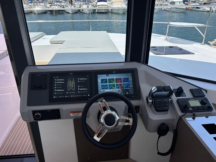 B8094 Yacht Photos Pics 
