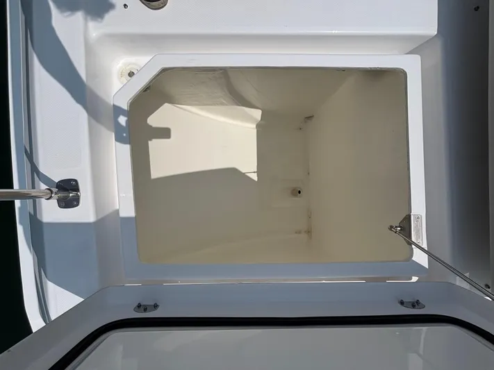 B8094 Yacht Photos Pics 