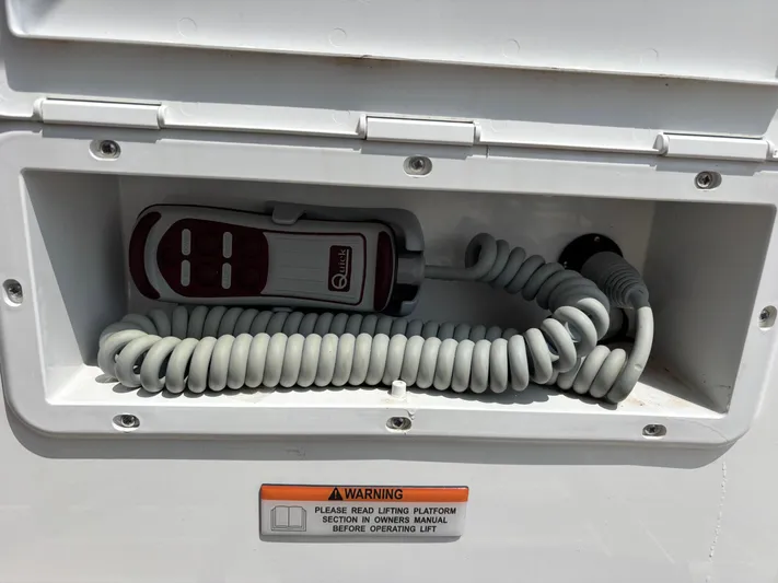 B8094 Yacht Photos Pics 