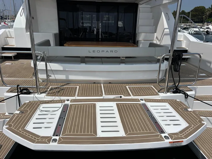 B8094 Yacht Photos Pics 