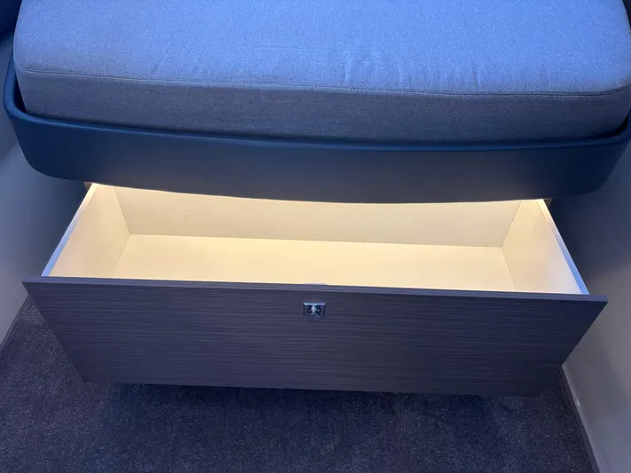 B8094 Yacht Photos Pics 