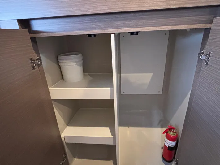 B8094 Yacht Photos Pics 