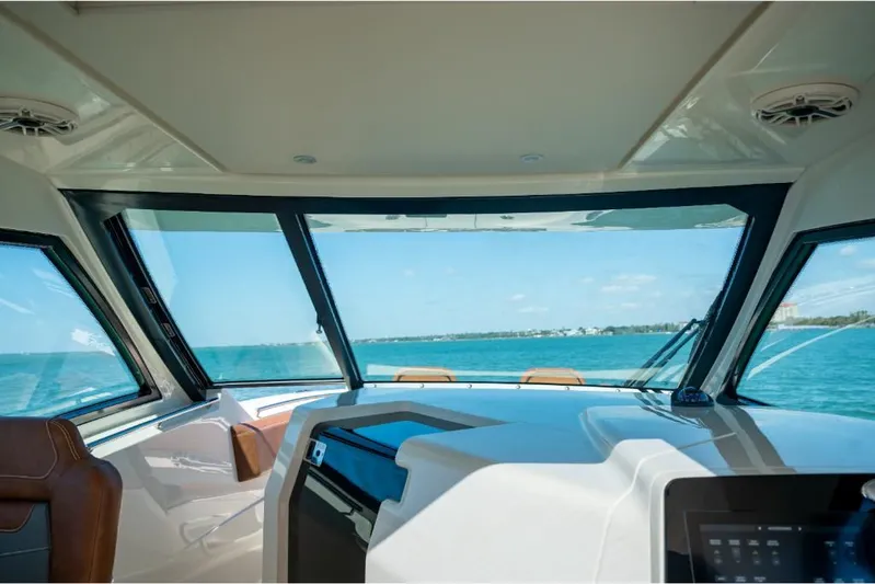  Yacht Photos Pics 2023-Scout-350-LXZ-MarineMax