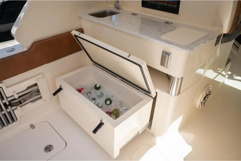  Yacht Photos Pics 2023-Scout-350-LXZ-MarineMax