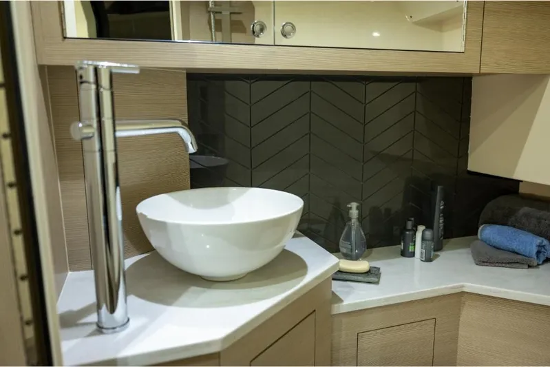  Yacht Photos Pics 2023-Scout-350-LXZ-MarineMax