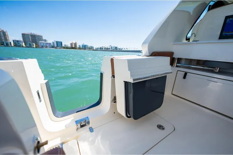  Yacht Photos Pics 2023-Scout-350-LXZ-MarineMax