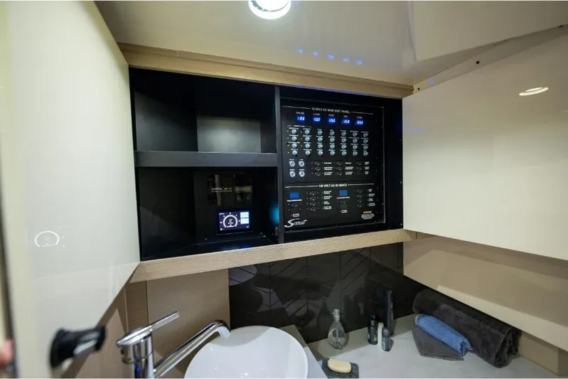  Yacht Photos Pics 2023-Scout-350-LXZ-MarineMax