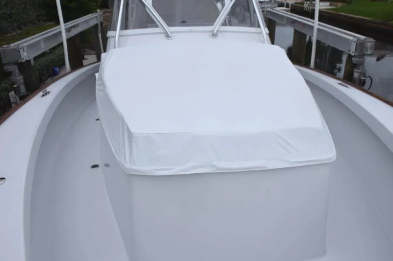 43' Jim Smith Walkaround Yacht Photos Pics Forward sunlounge pads covered