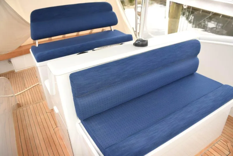 43' Jim Smith Walkaround Yacht Photos Pics New Canvas Designers cushions