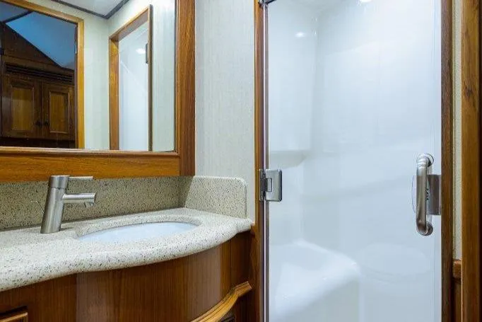 43' Jim Smith Walkaround Yacht Photos Pics Separate shower stall