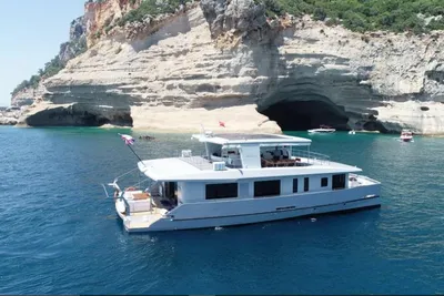 Custom MaisonMarine 66